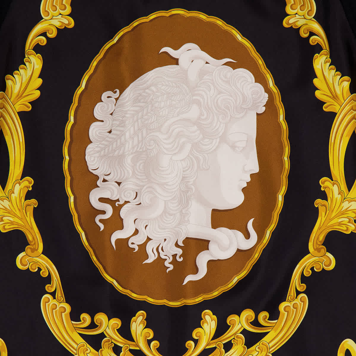 Вязаный топ Versace из шелкового фуляра с камеей, черный/золотой — фото 2