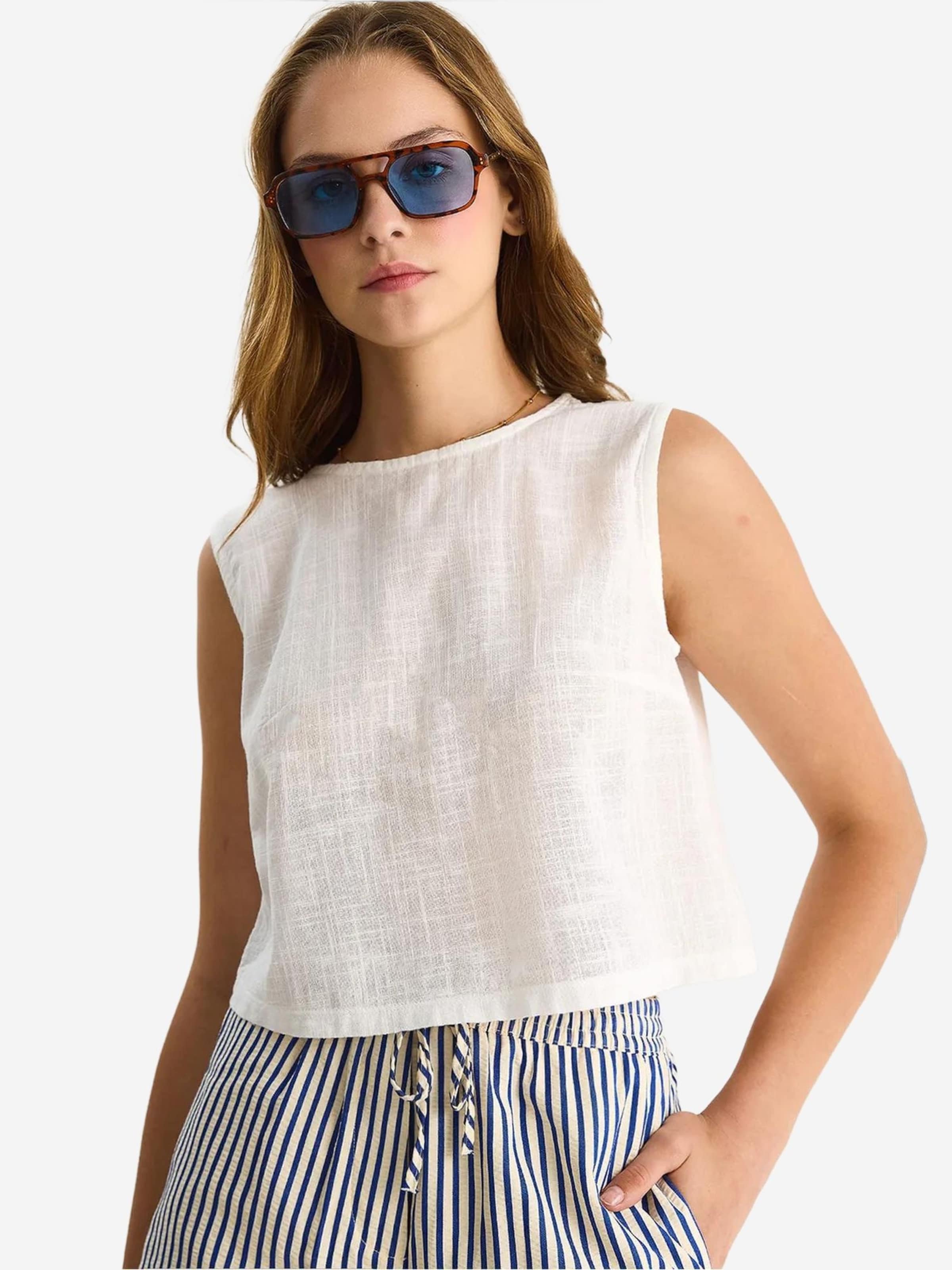 

Bianco Lucci Топ в крапинку белого цвета