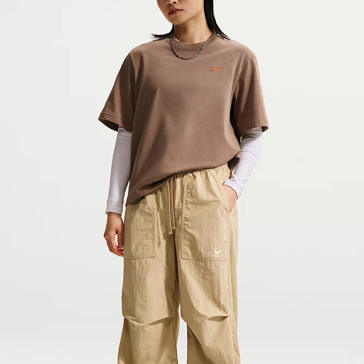 Футболка женская Mink Brown Nike — фото 3