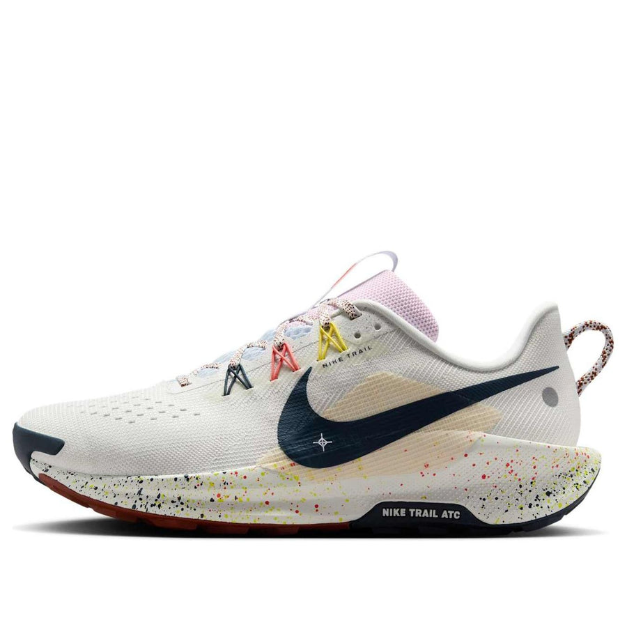

Кроссовки Nike React Pegasus Trail 5 'Summit White Armory Navy', бежевый