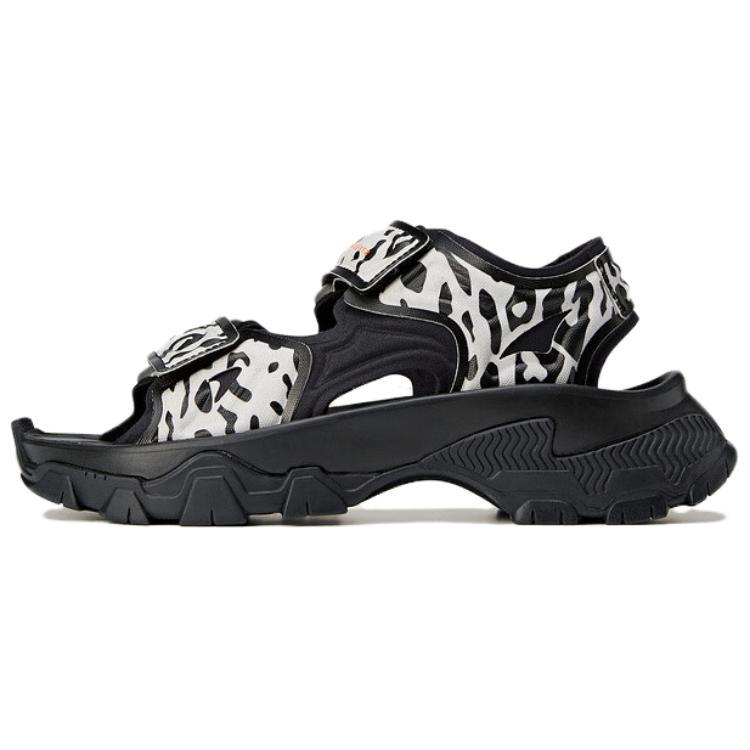 Сандалии Hika Outdoor от Stella McCartney Cloud White Core Black Utility Black Женские Adidas, Черно-белые
