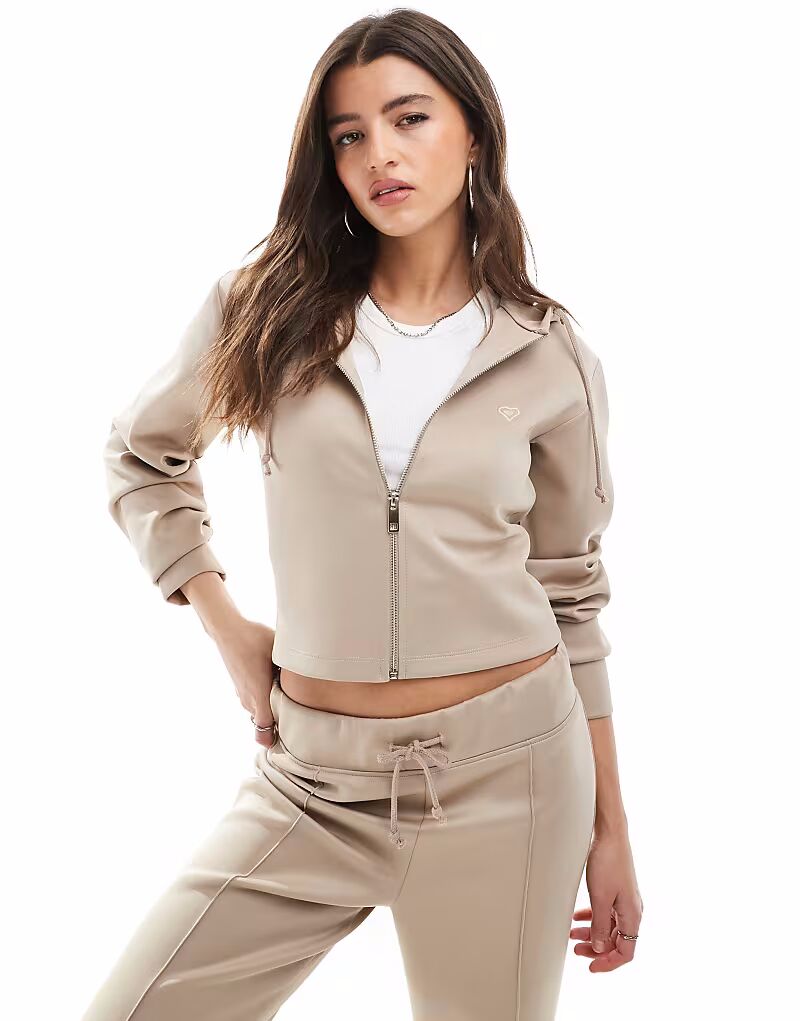

Мягкая на ощупь толстовка Miss Selfridge с застежкой-молнией цвета верблюжьей шерсти