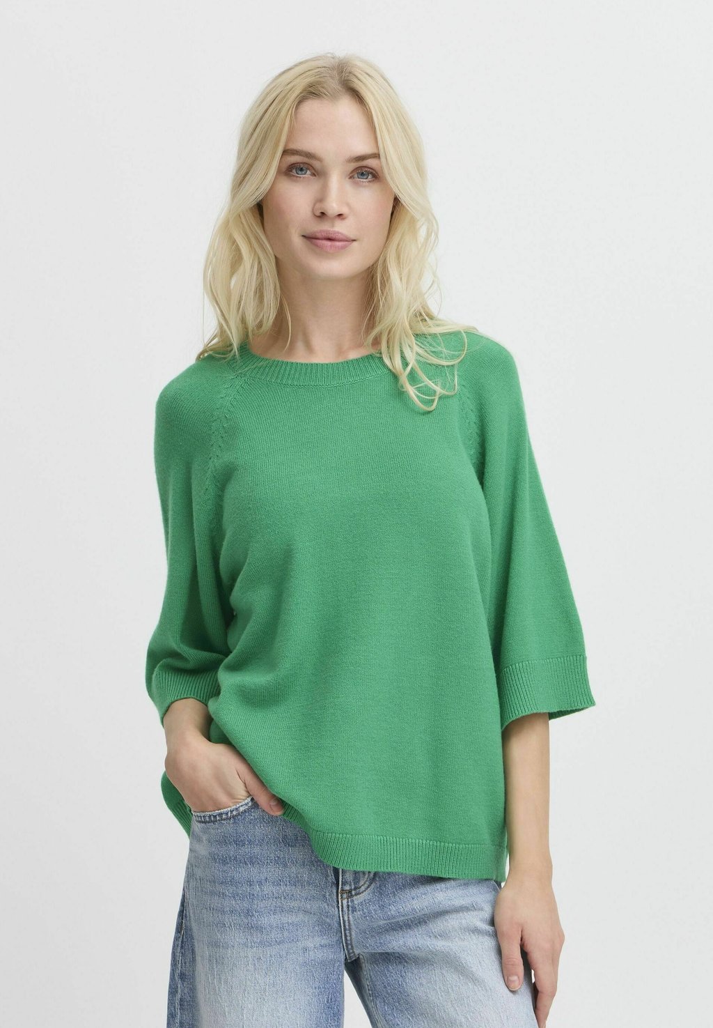 

Базовая футболка NONINA LOOSE b.young, зеленый