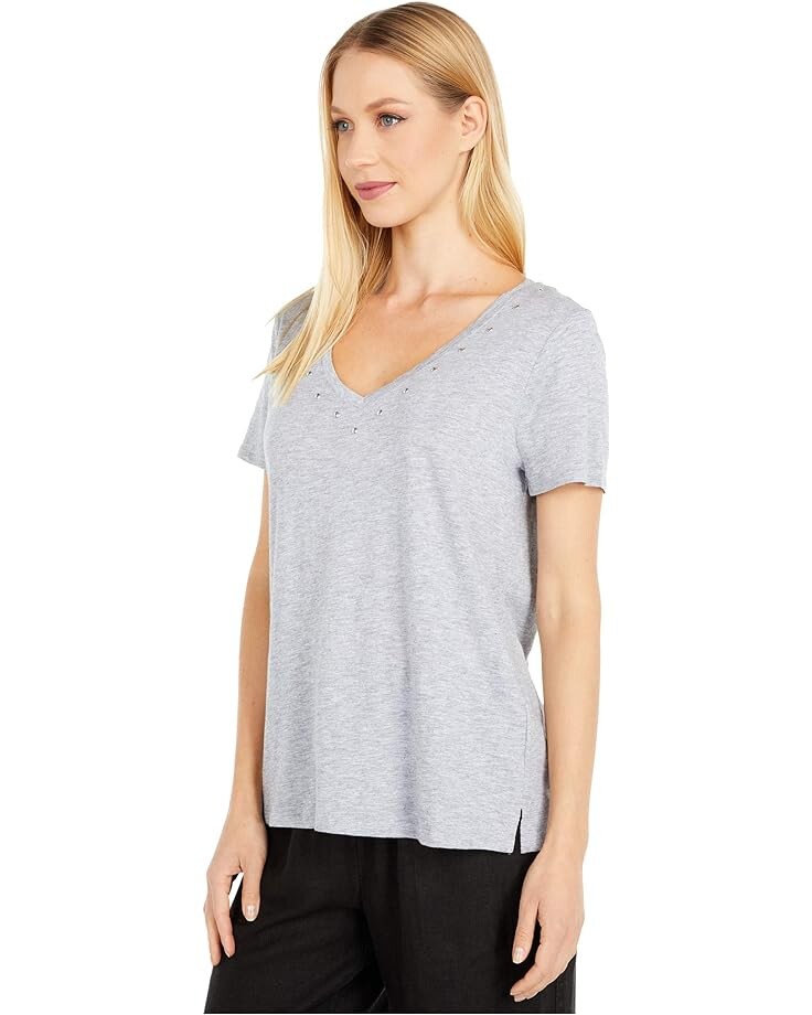 

Топ Vince Camuto Short Sleeve Studded V-Neck Top, цвет Silver Heather