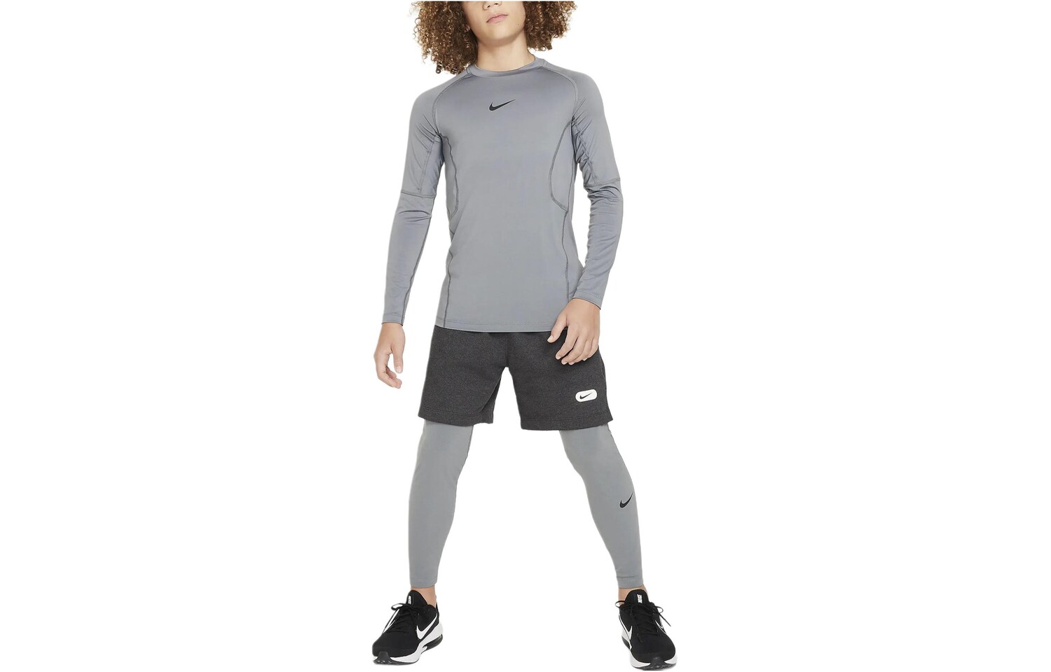 

Детская футболка Nike, серый