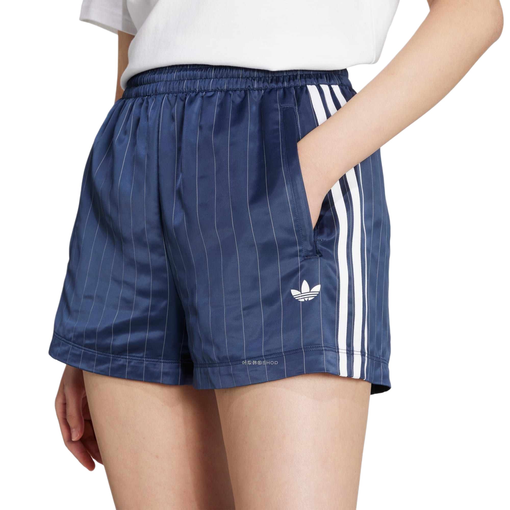 Пинстрип сатиновые шорты Adidas Originals, индиго — фото 4