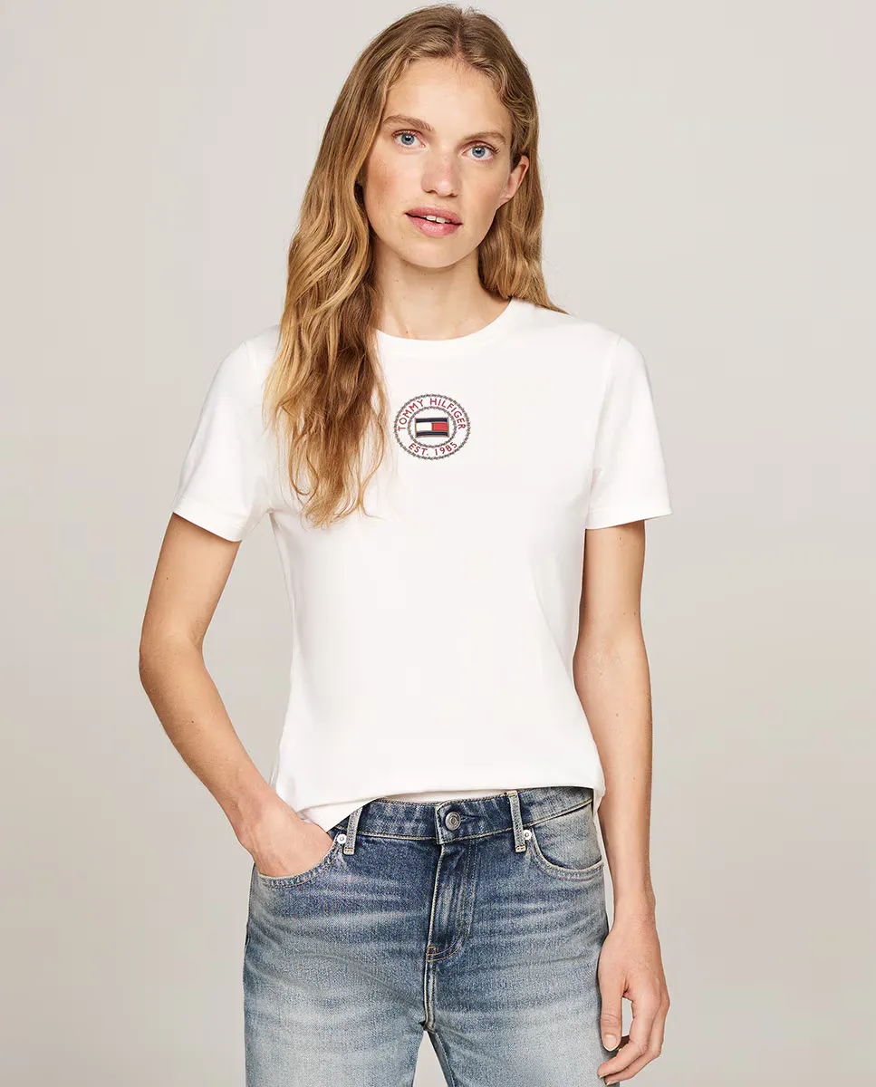 

Женская футболка с короткими рукавами и круглым вырезом Tommy Hilfiger, цвет Blanco Hielo