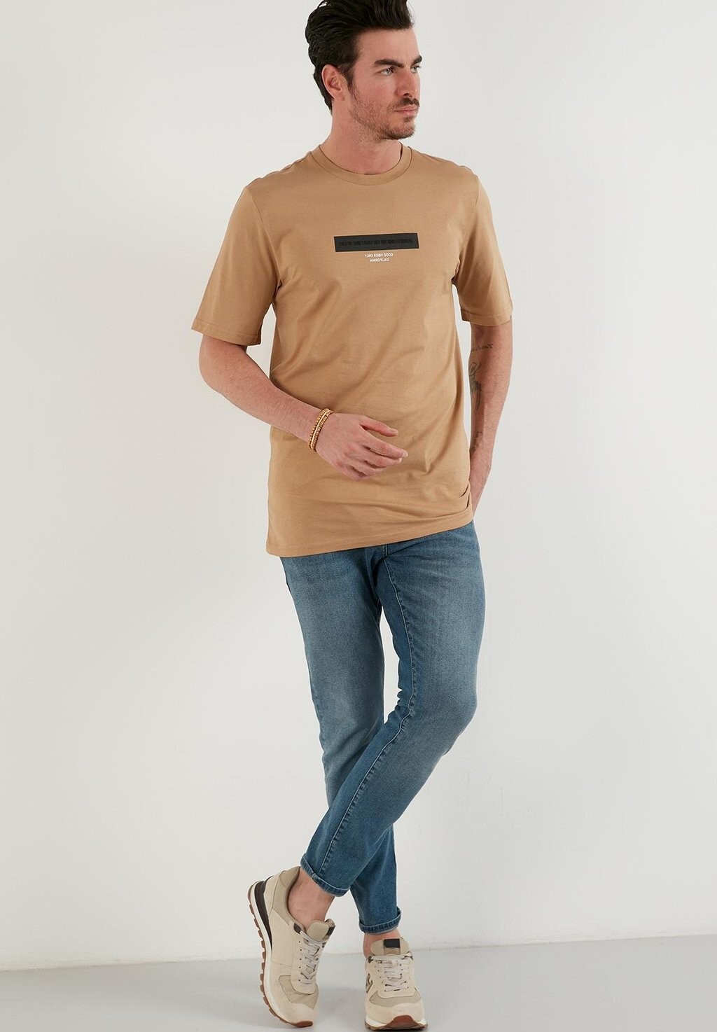 

Футболка базовая REGULAR FIT Buratti, цвет mink color
