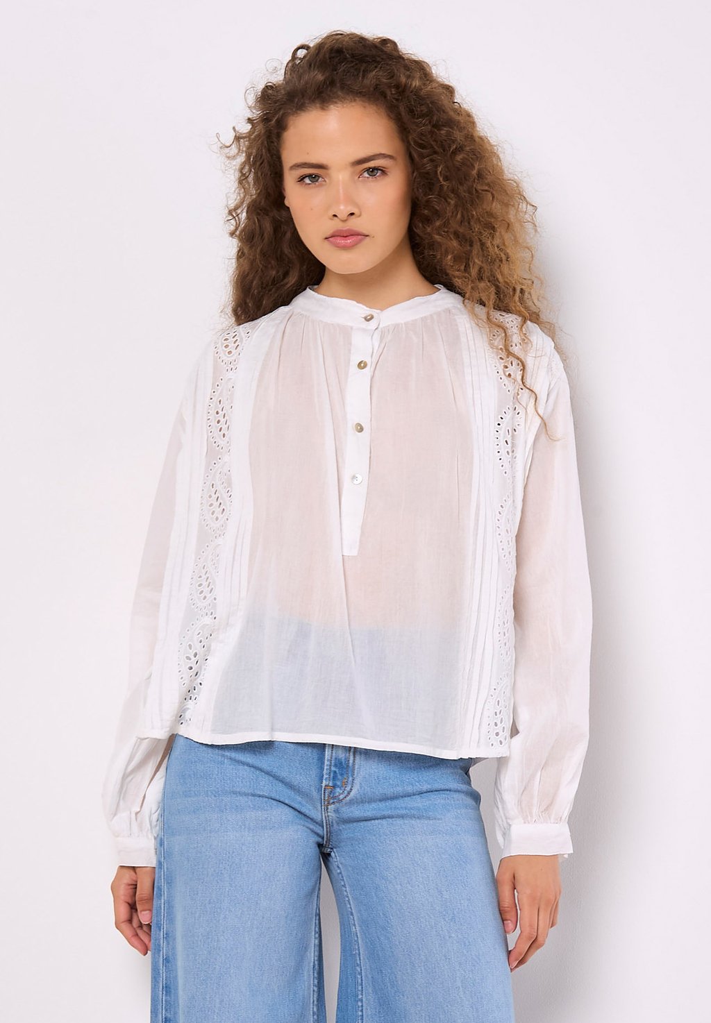 

Блуза BRODERIE Apricot, белый