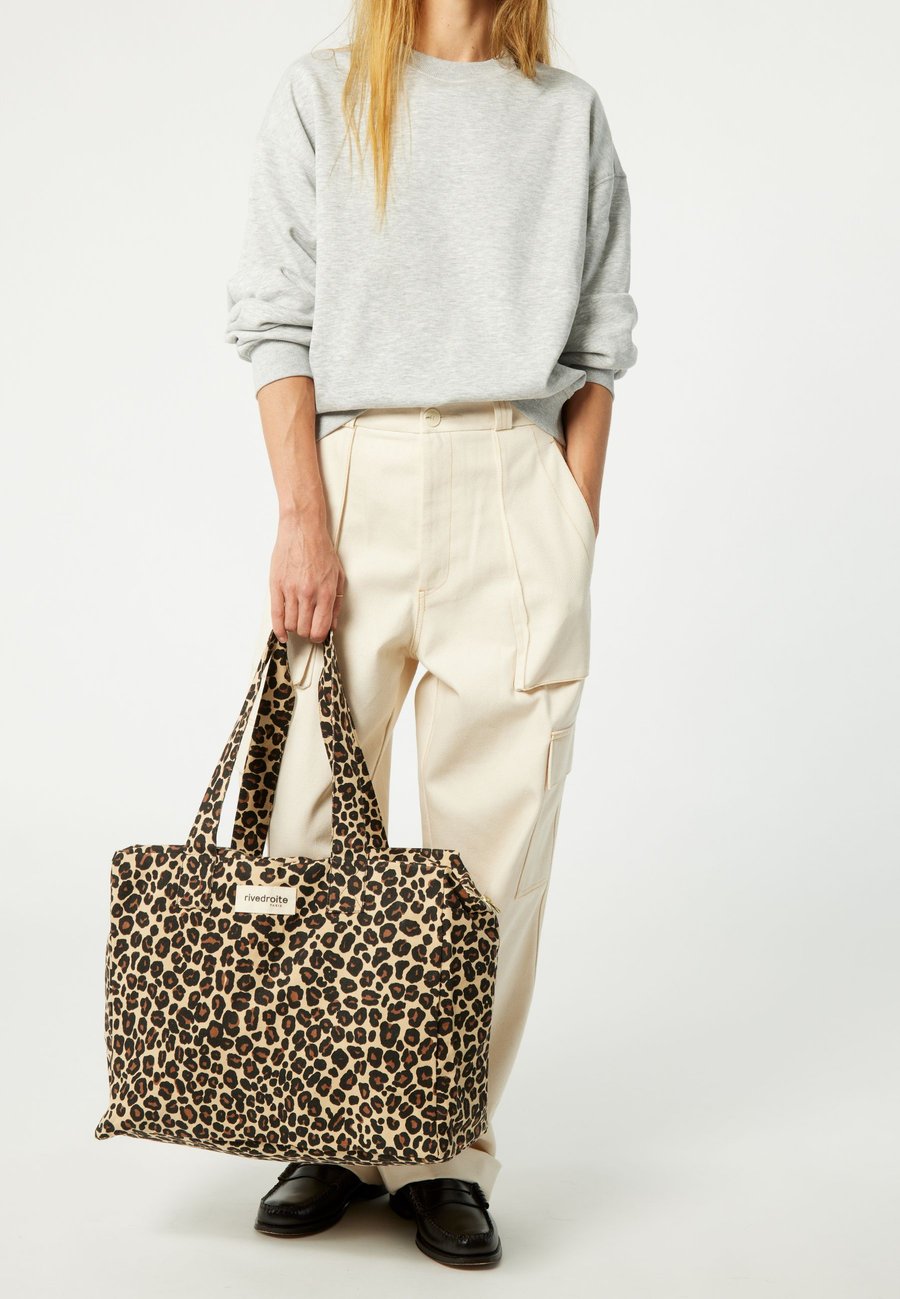 

Сумка-шоппер Rivedroite Paris Tote bag, Leopard Beige Sand/Camel