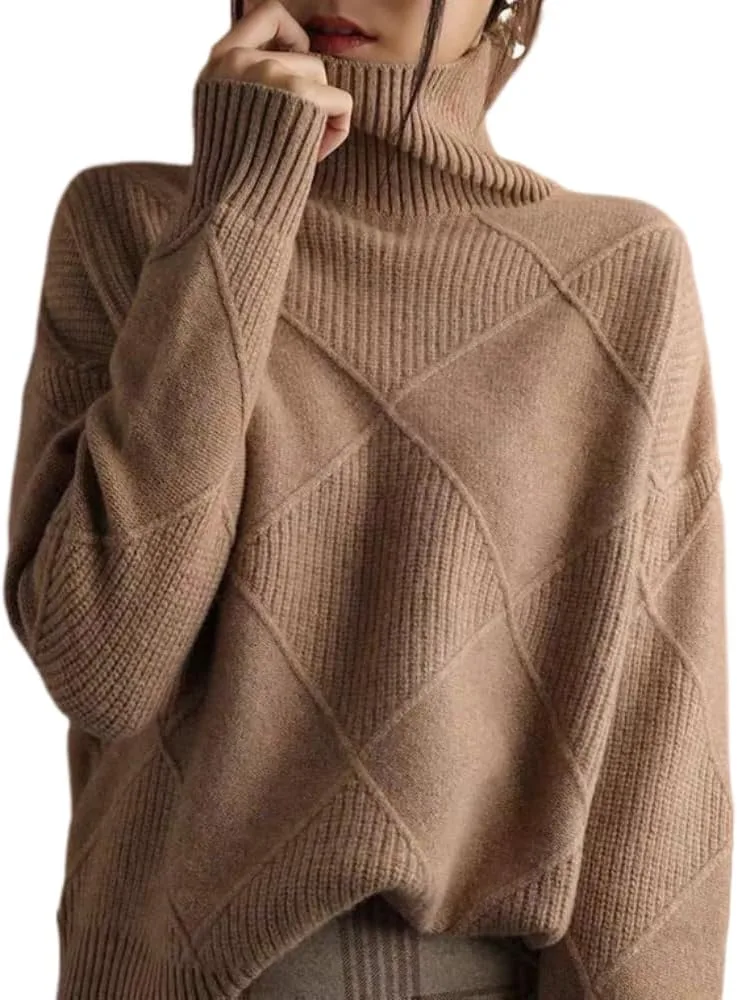 

Свитер вязаный, фактура Diamond и отделка риб HOCEDO