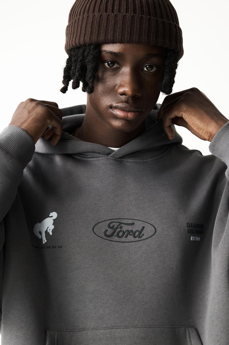 

Серая толстовка с капюшоном Ford Pull And Bear, серый