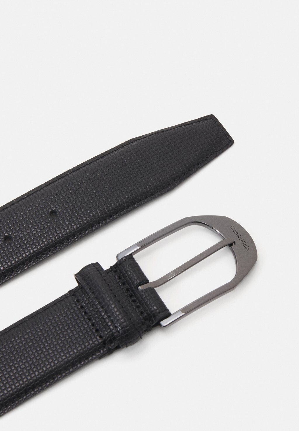 

Ремень Round Buckle Calvin Klein, черный