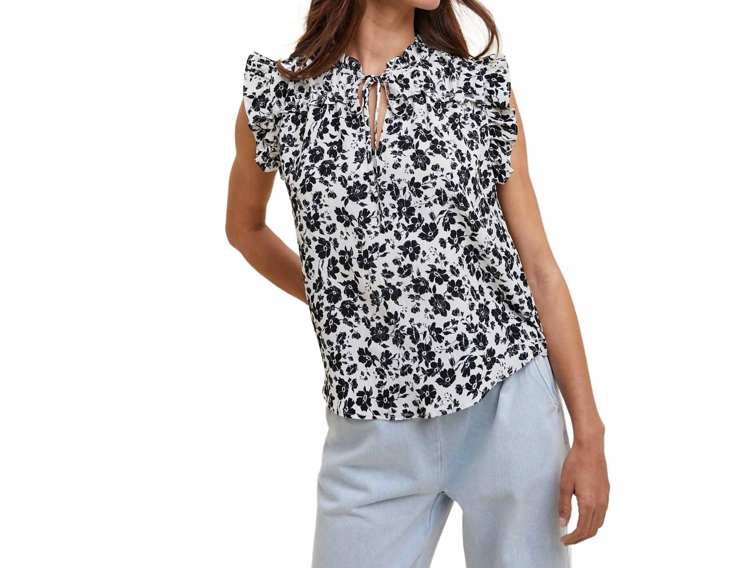 

Блузка с цветочным принтом и рюшами Cami в бело-черной гамме WISHLIST