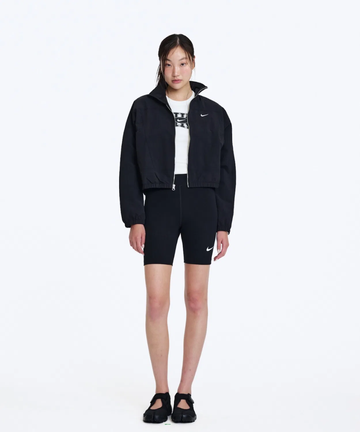 Женская куртка Nike Sportswear Everything Woven Oversized Repel UV Protection, чёрная — фото 4