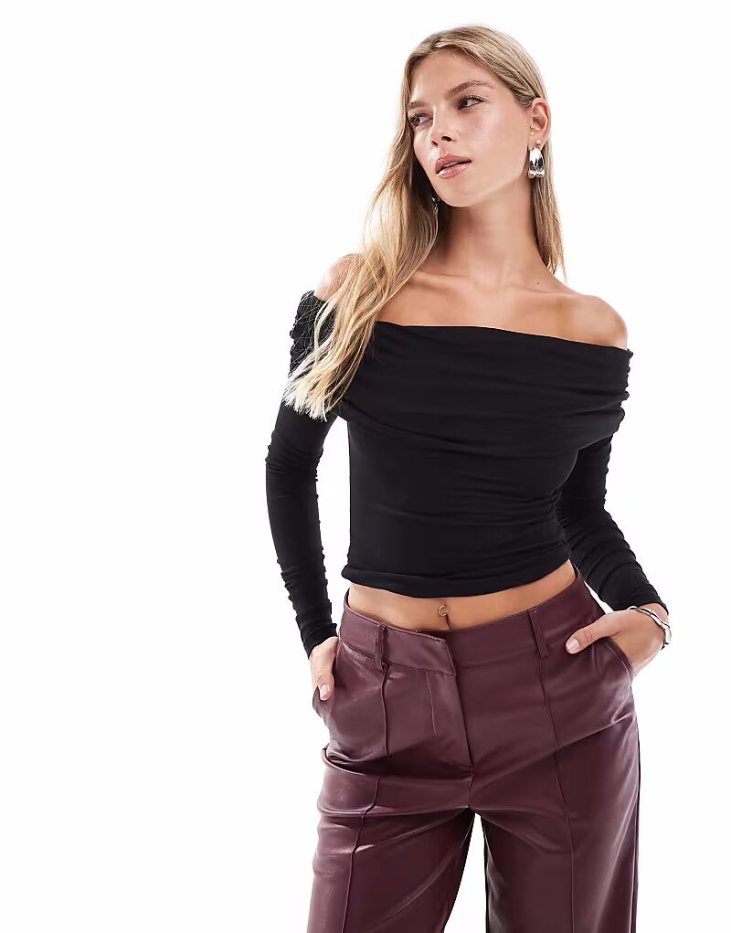 

Облегающий топ Rhi с длинными рукавами, собранный на плечах, черного цвета Cotton On