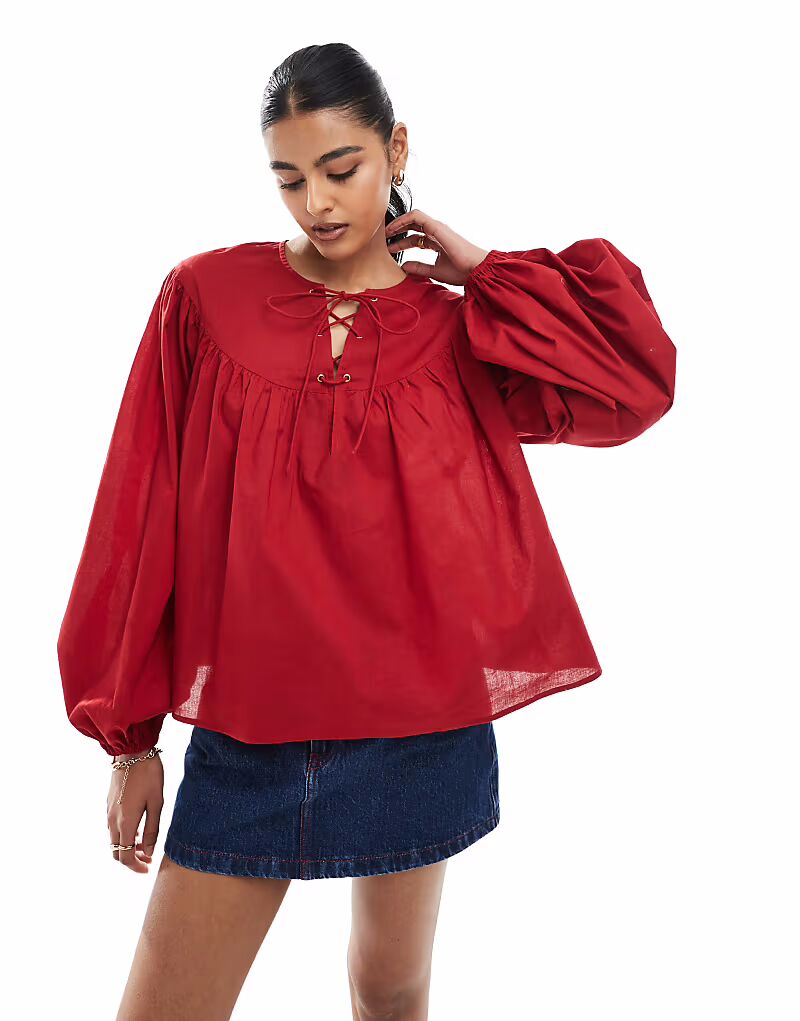 

Топ-блуза ASOS DESIGN с отделкой на шнуровке на шее бордового цвета