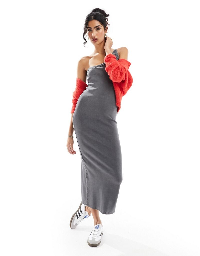 

ASOS DESIGN – графитовое платье миди в рубчик на одно плечо с эффектом потертости