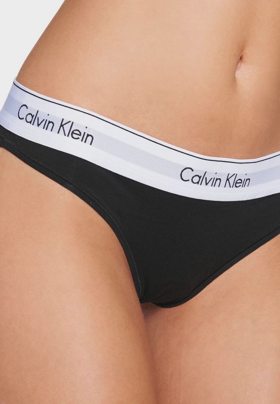 

Современные хлопковые стринги для женщин с логотипом на поясе Calvin Klein, черный