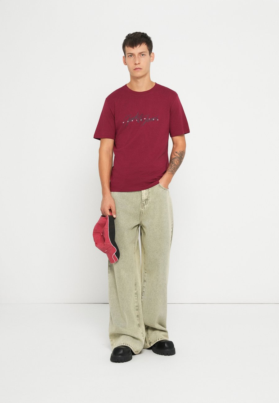 

Футболка Jack & Jones JORINWOOD TEE SS CREW NECK FST 5PK MP, Tibetan Red Pack:W. Brightw+Antiquew+Black+Oceanc/Dark Red, Черный, Футболка Jack & Jones JORINWOOD TEE SS CREW NECK FST 5PK MP, Tibetan Red Pack:W. Brightw+Antiquew+Black+Oceanc/Dark Red