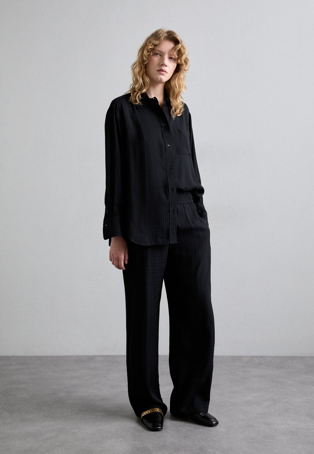 

Тканевые брюки TROUSER Victoria Beckham, черный