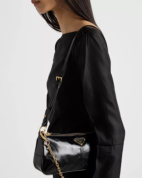 Миниатюрная бархатная сумочка из переиздания Prada, черный — фото 4