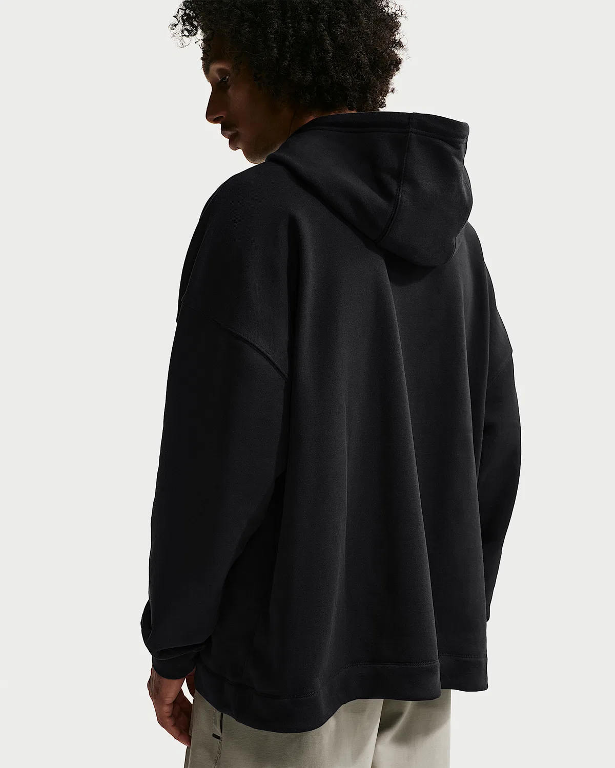 Мужской оверсайз худи из французского футера Nike Sportswear Club, Black/Black/White — фото 2