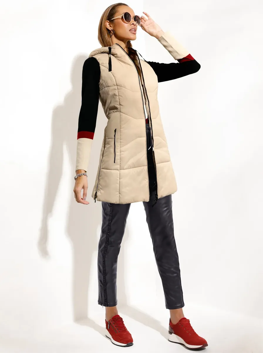

Повседневный образ стеганый жилет Casual Looks, цвет Sand