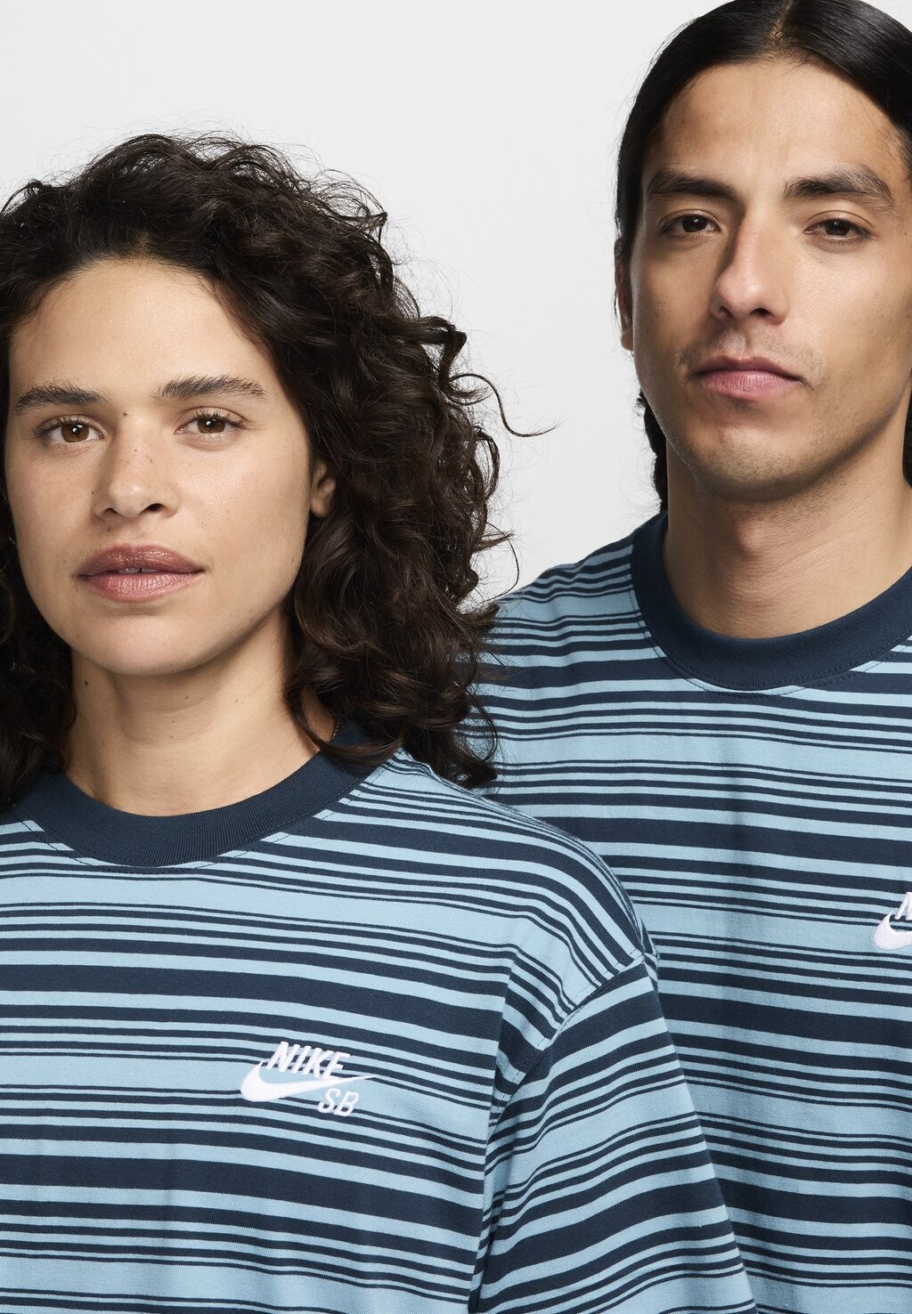 

Футболка с принтом STRIPE Nike, темно-синий