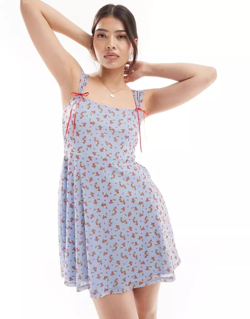 

Платье мини Miss Selfridge с клубничным принтом и бантом