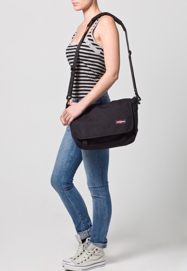 

Сумка через плечо Eastpak, черный
