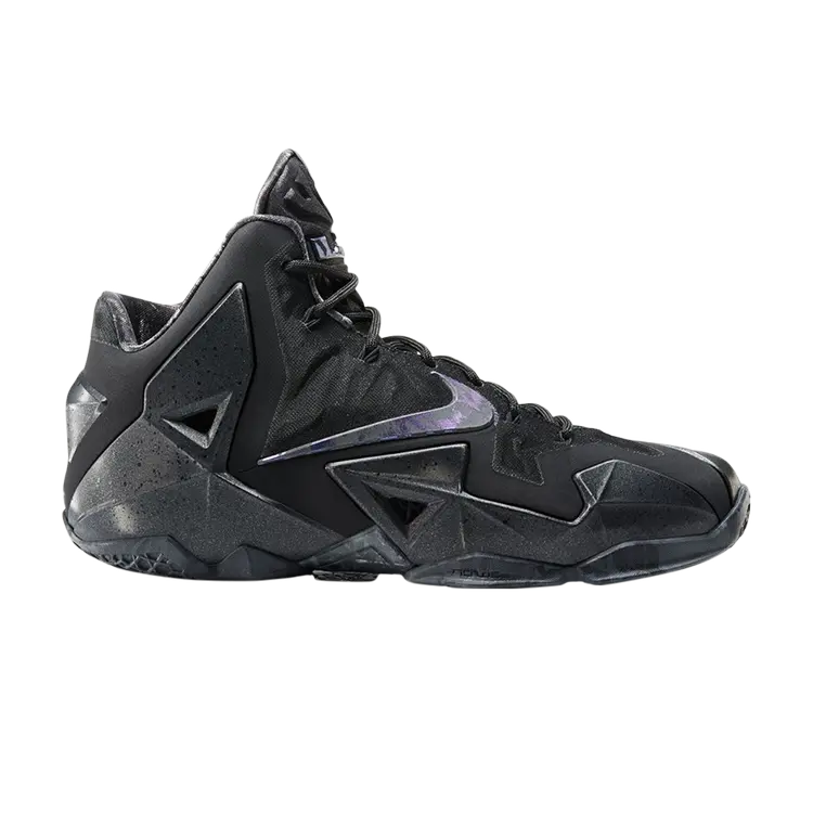 

Кроссовки Nike LeBron 11 'Blackout', черный