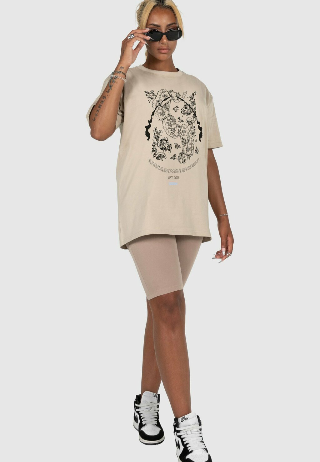 

Футболка с принтом PAISLEY HEAVY OVERSIZED TEE MJ Gonzales, песочный