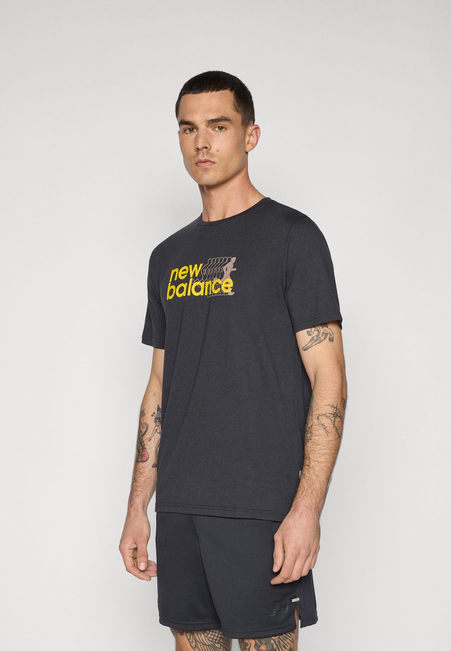 

Футболка New Balance GRAPHIC , Black, Черный, Футболка New Balance GRAPHIC , Black