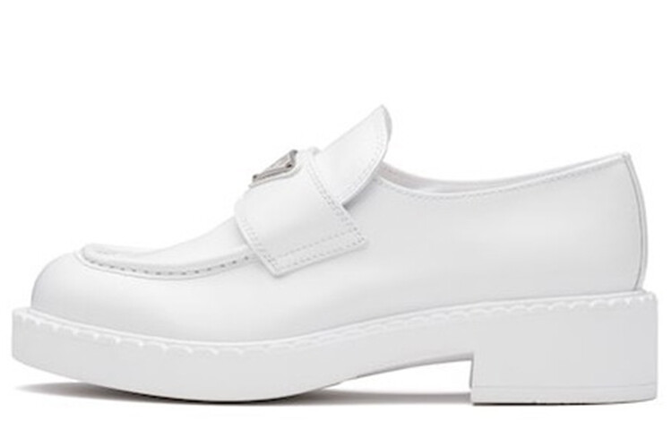 Женские лоферы Prada, белый