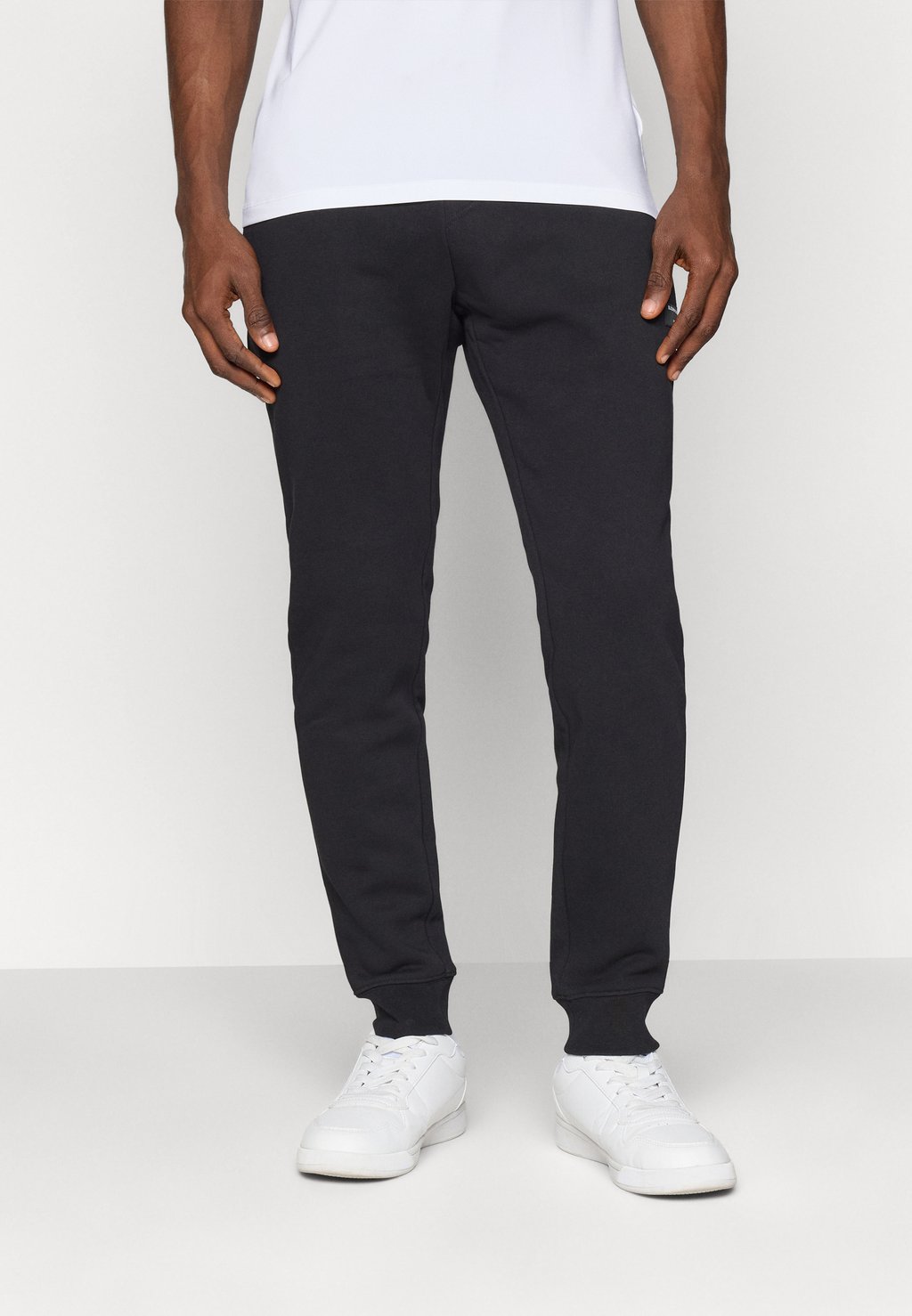 

Спортивные штаны CENTRE TAPERED SWEATPANTS Björn Borg, черный