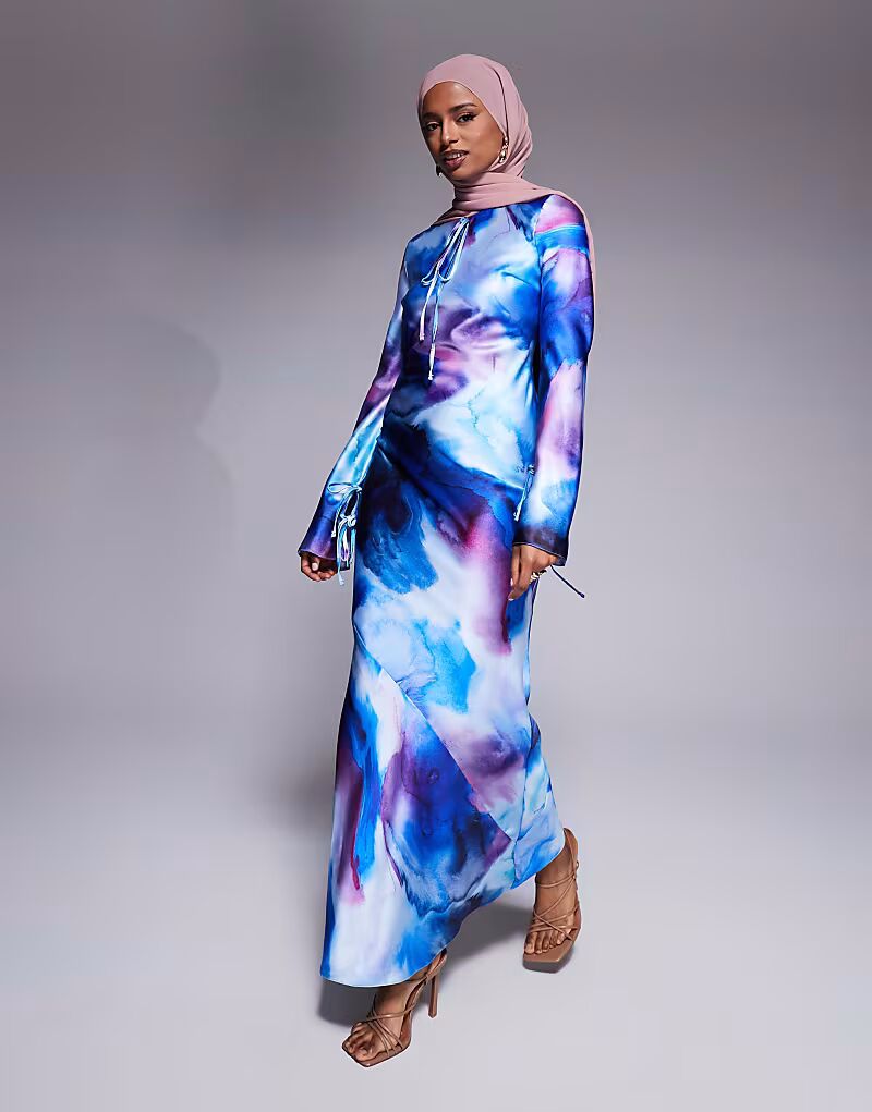 

Платье макси из атласа с абстрактным принтом кобальтово-синего цвета Daska