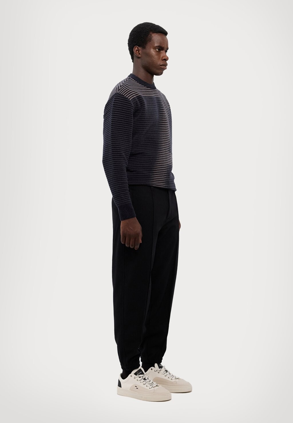 

Чиносы PANTALONI Armani Exchange, черный