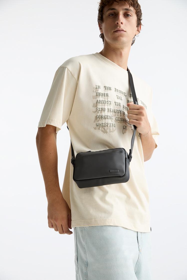 

Прорезиненная сумка через плечо Pull And Bear, серый