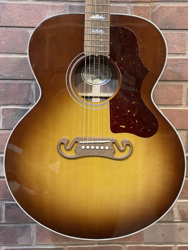 

Акустическая гитара Gibson SJ-200 Studio Walnut Sunburst