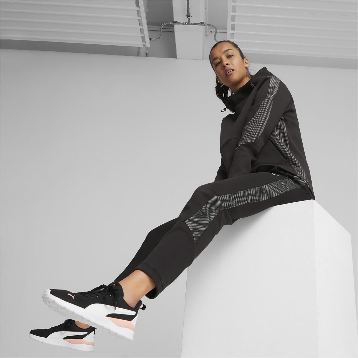 Кроссовки PUMA St Runner унисекс на застежке-липучке, белый/черный/персиковый — фото 3