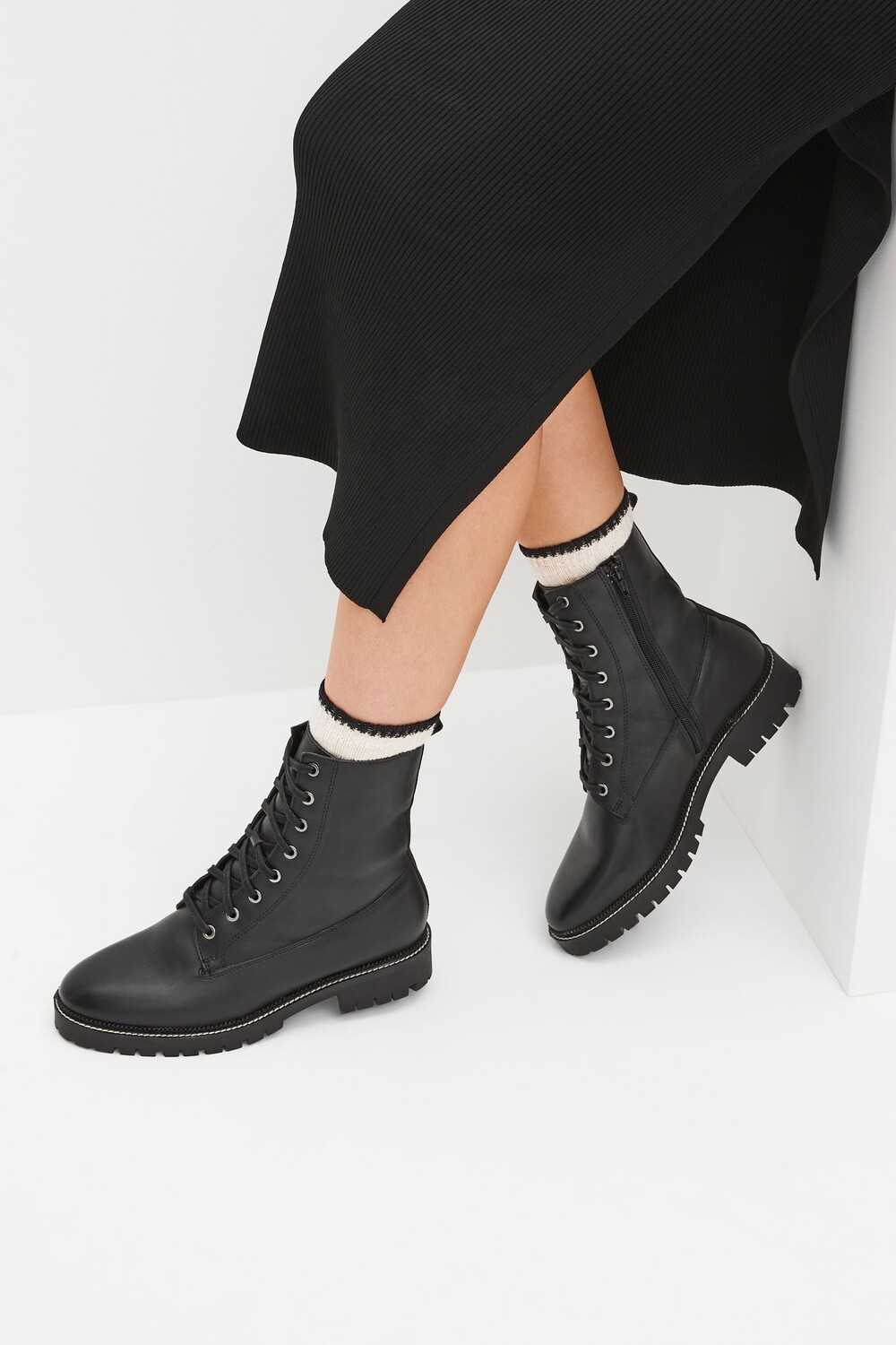 

Кожаные ботильоны Forever Comfort на шнуровке Next, черный