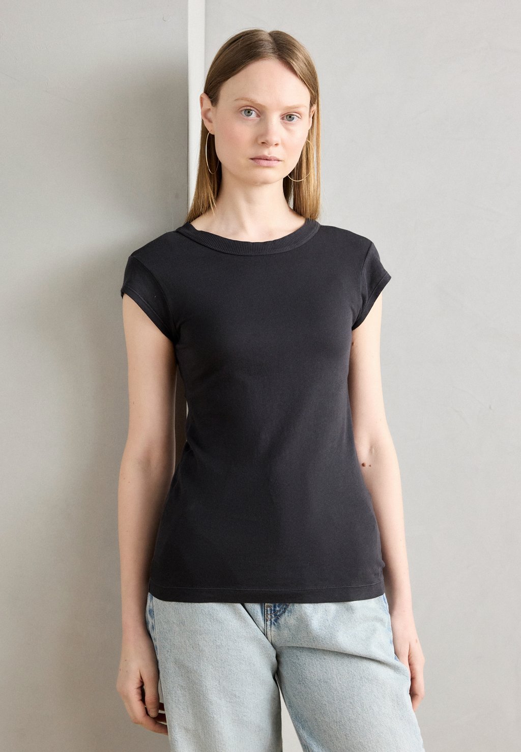 

Базовая футболка SHORT SLEEVE ROUND NECK Marc O'Polo, черный