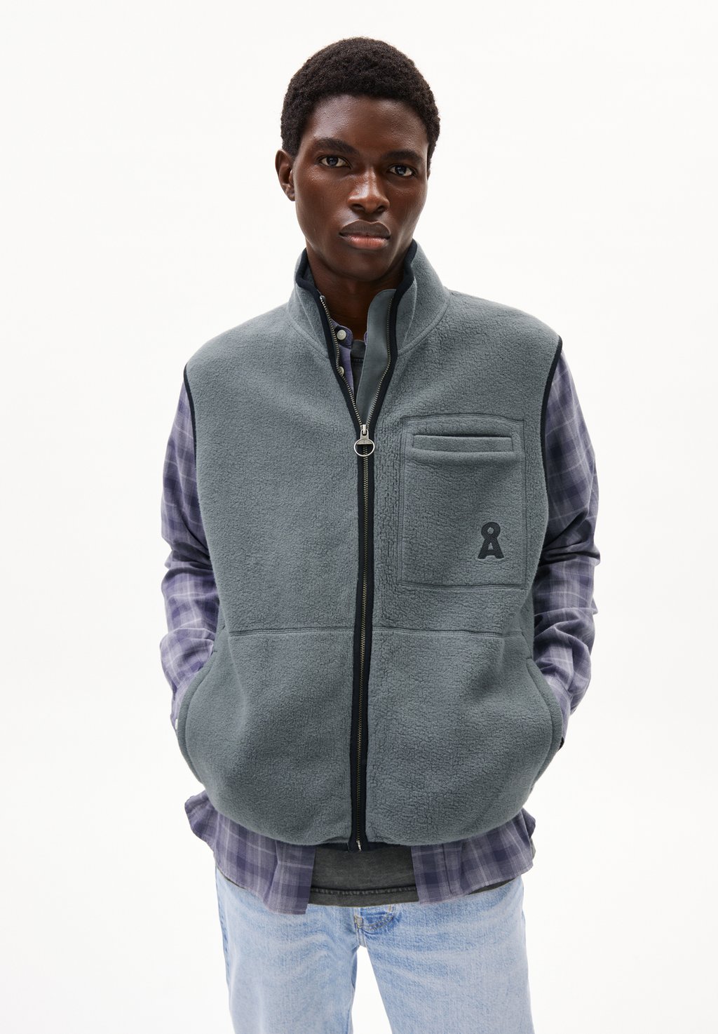 

Жилет AABLEO FLEECE VEST ARMEDANGELS, темно-серый
