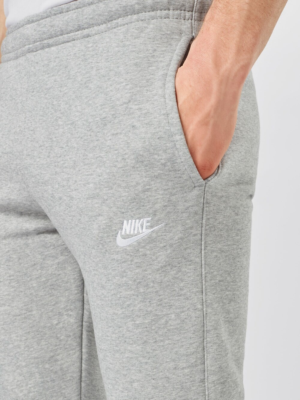 Зауженные брюки Nike Sportswear Club Fleece, светло-серый — фото 3