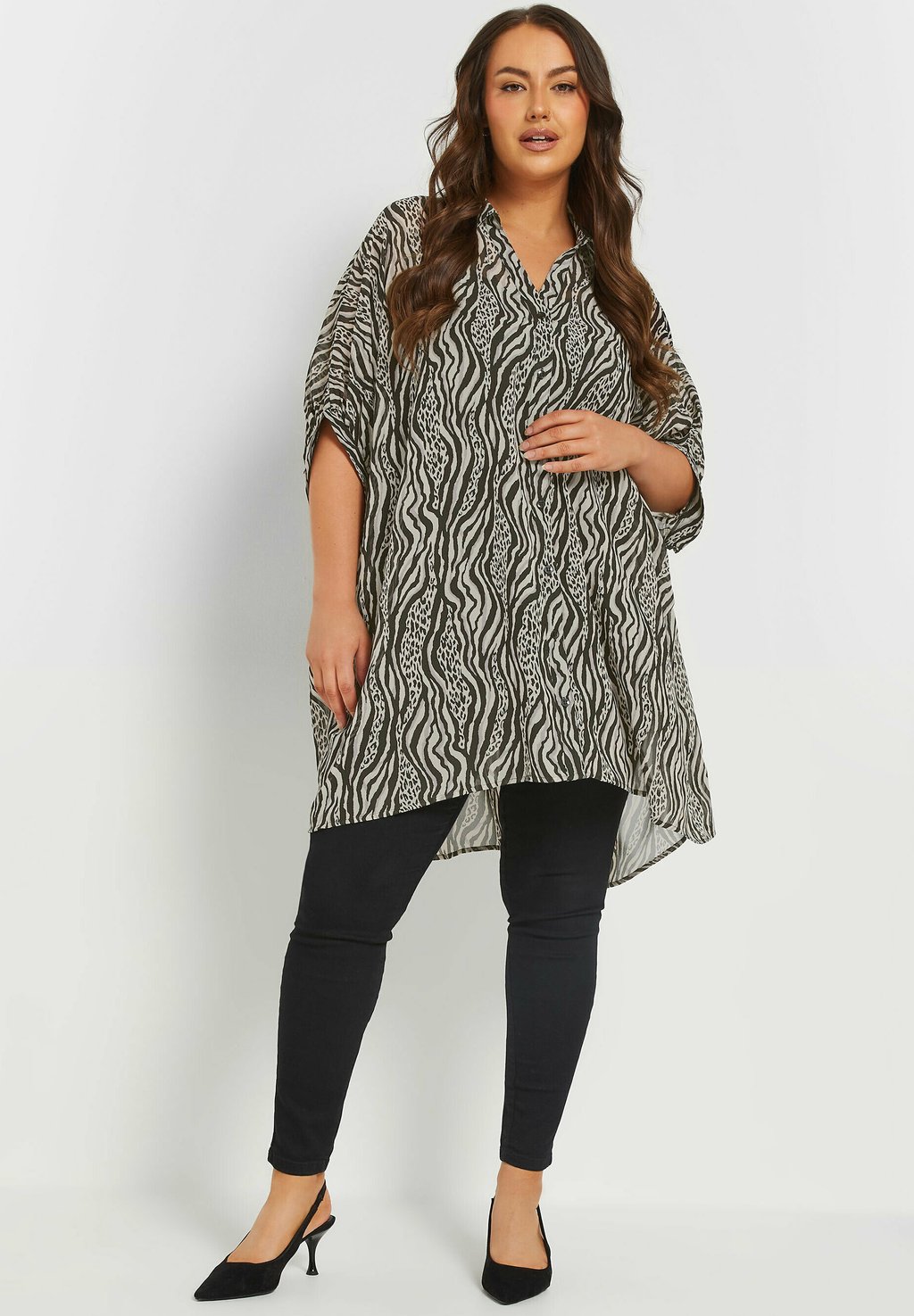 

Блузка на пуговицах CURVE ABSTRACT OVERSIZED Yours Clothing, антрацит