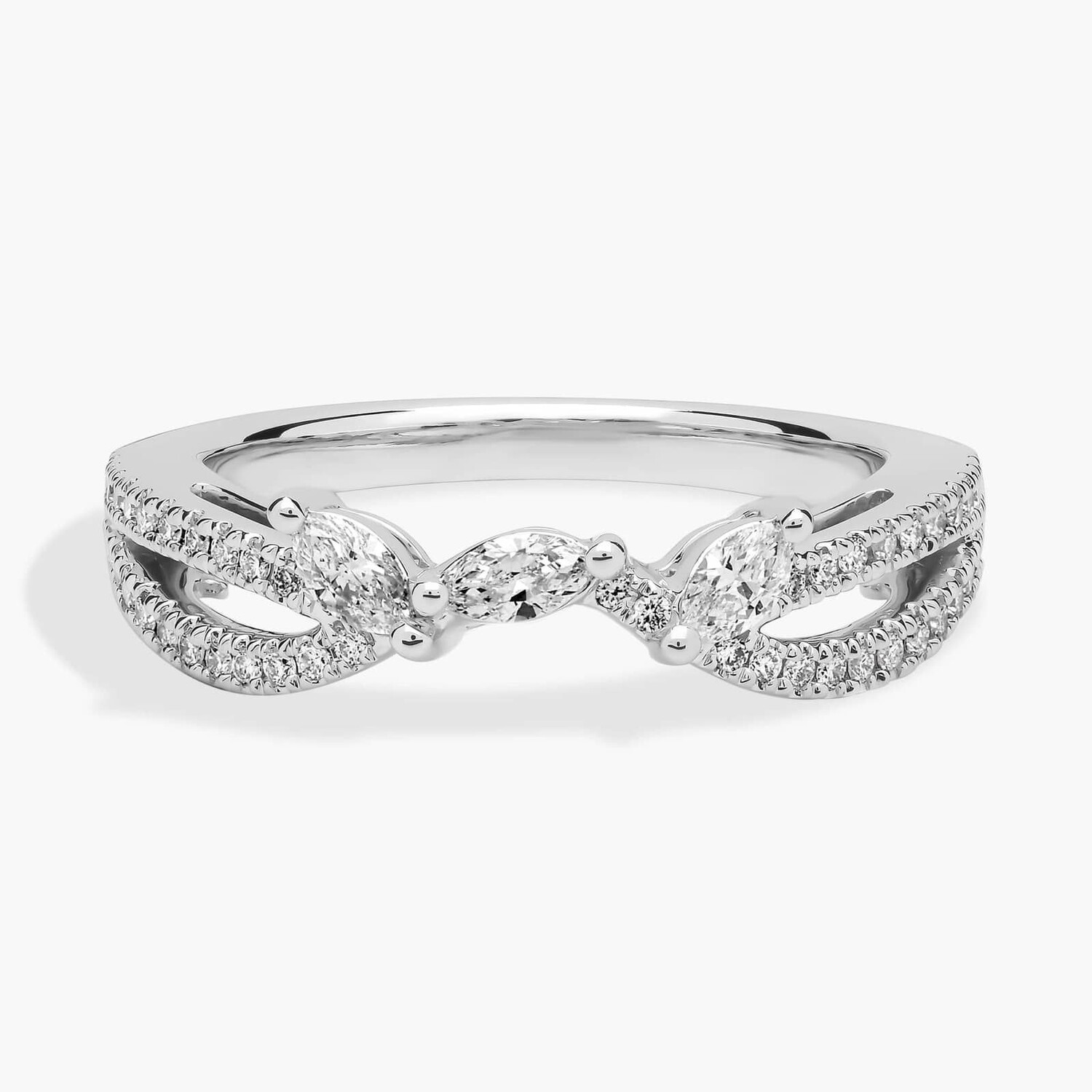 

Кольцо Romantic Twist Marquise And Pavé с изогнутыми бриллиантами из 14-каратного белого золота (3/8 карата) Blue Nile