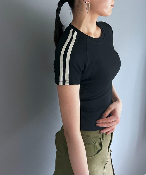 

Спортивная облегающая футболка с линией плеч Jewelobe, черный