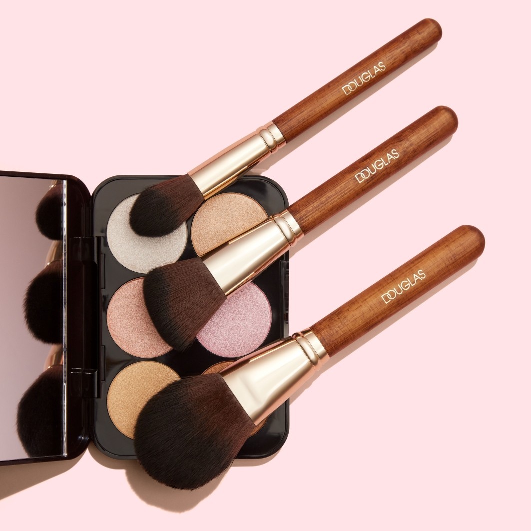Кисть для пудры accessoires 120 large powder brush Douglas Collection, количество 1 шт. — фото 4