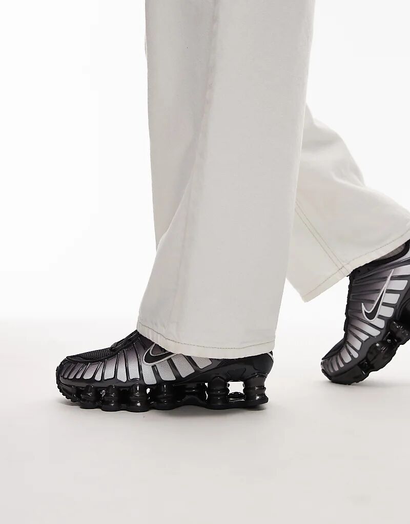 Кроссовки Nike Shox TL черного и белого цветов — фото 3